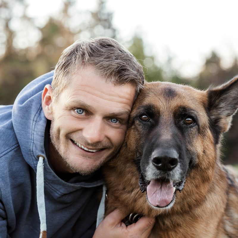 Yoshka Obrist mit Hund